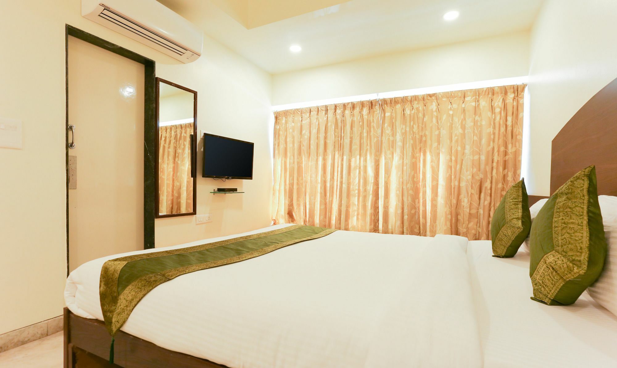 Itsy Hotels Hill View Ex Pune Ngoại thất bức ảnh