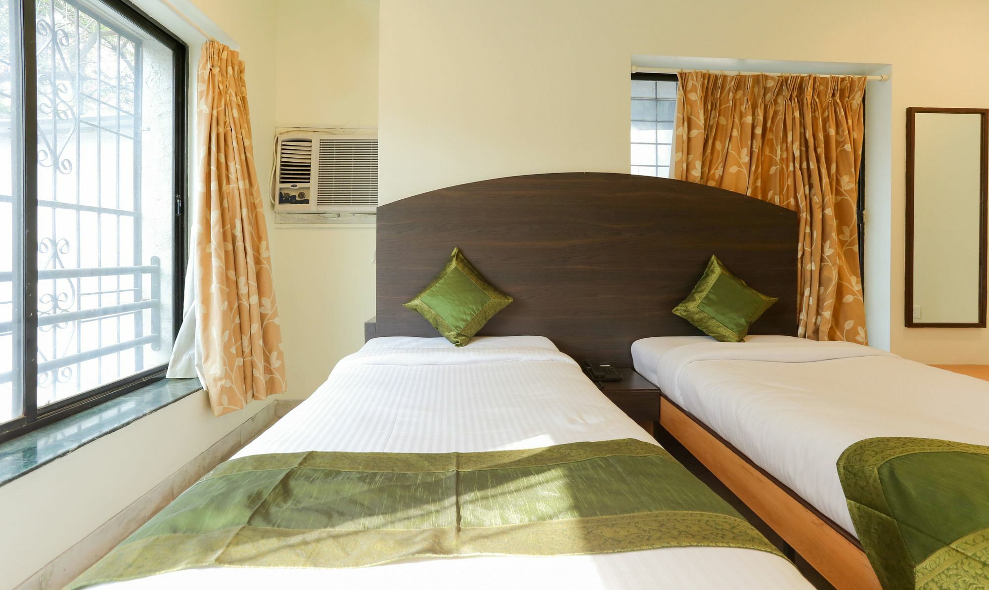 Itsy Hotels Hill View Ex Pune Ngoại thất bức ảnh