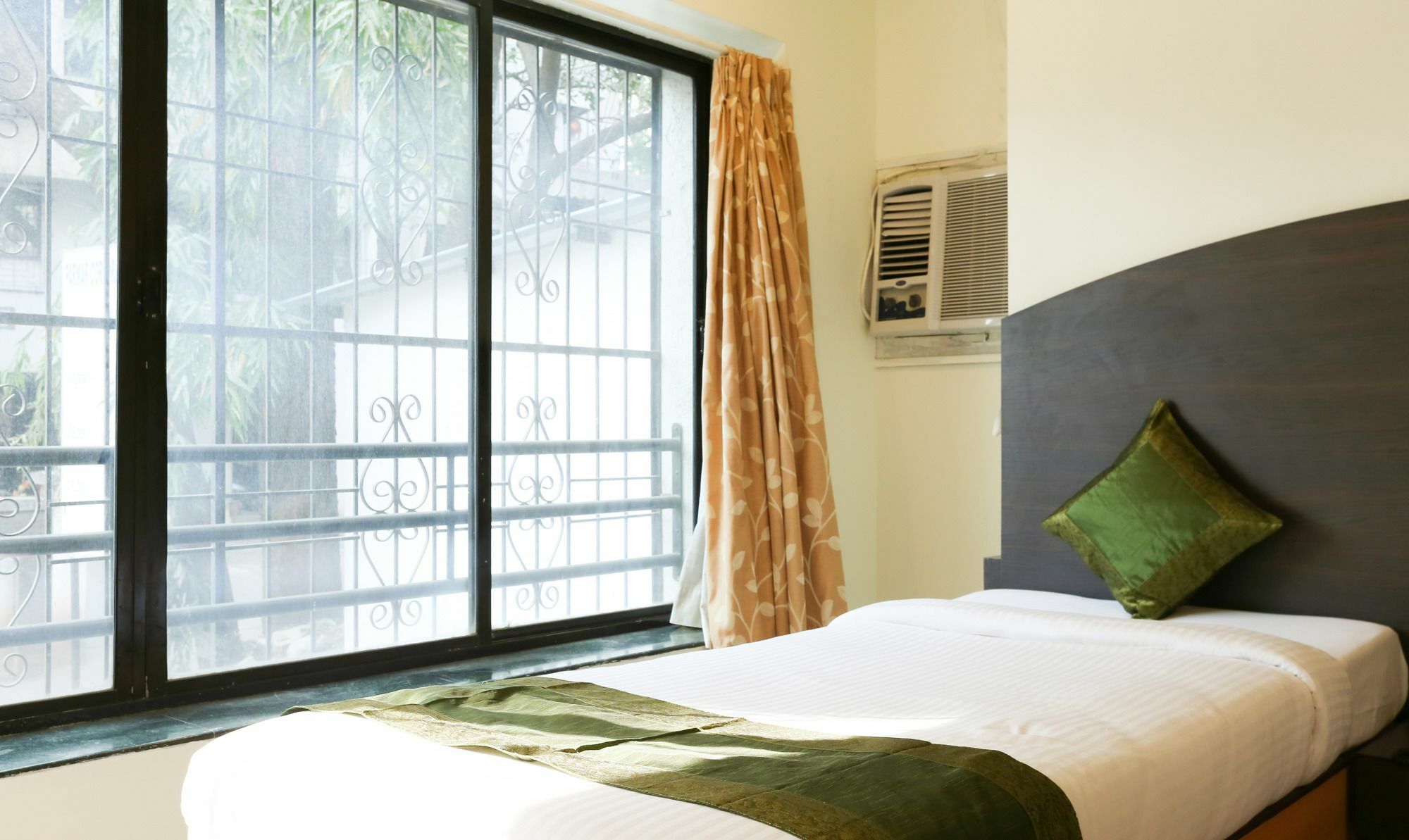Itsy Hotels Hill View Ex Pune Ngoại thất bức ảnh