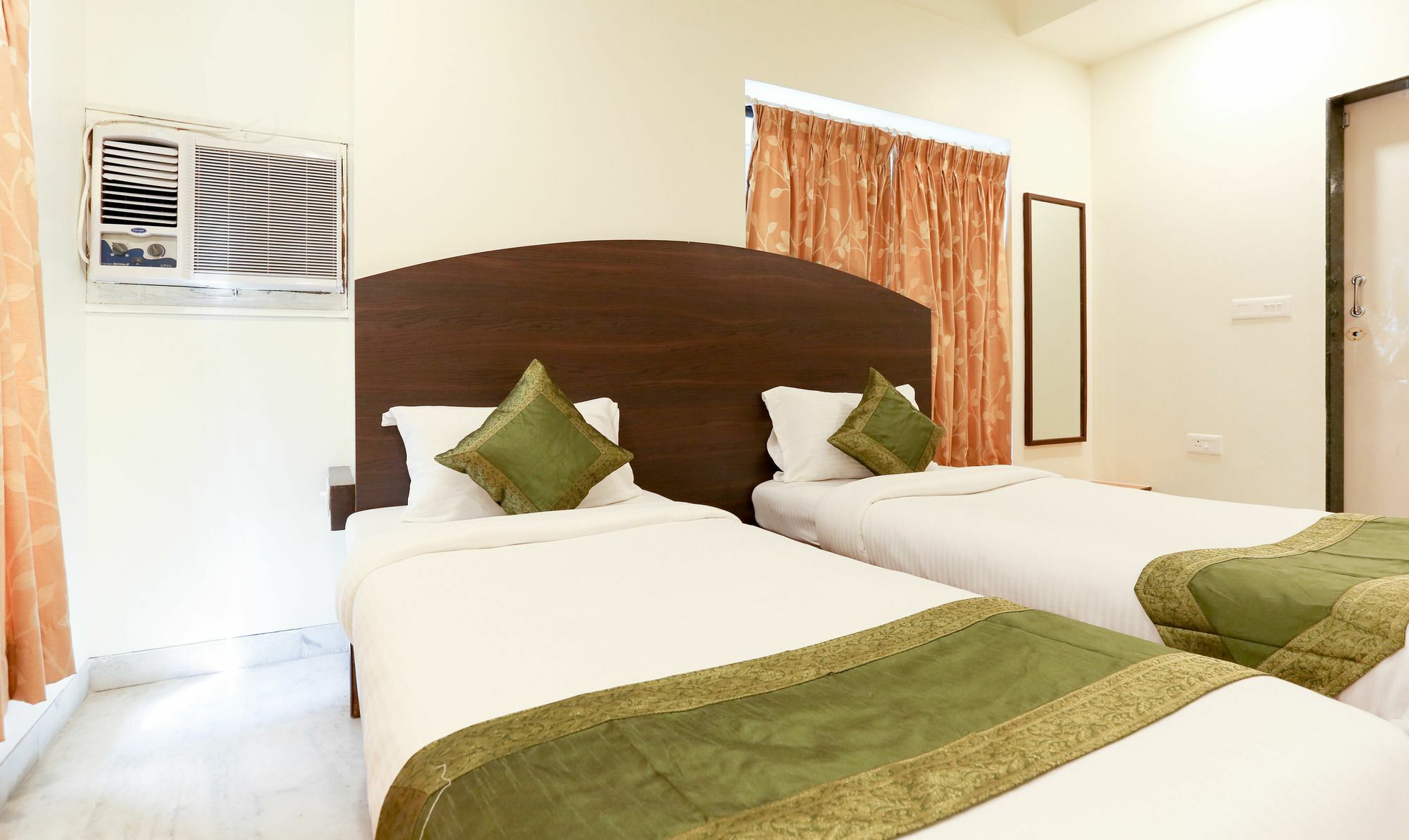 Itsy Hotels Hill View Ex Pune Ngoại thất bức ảnh