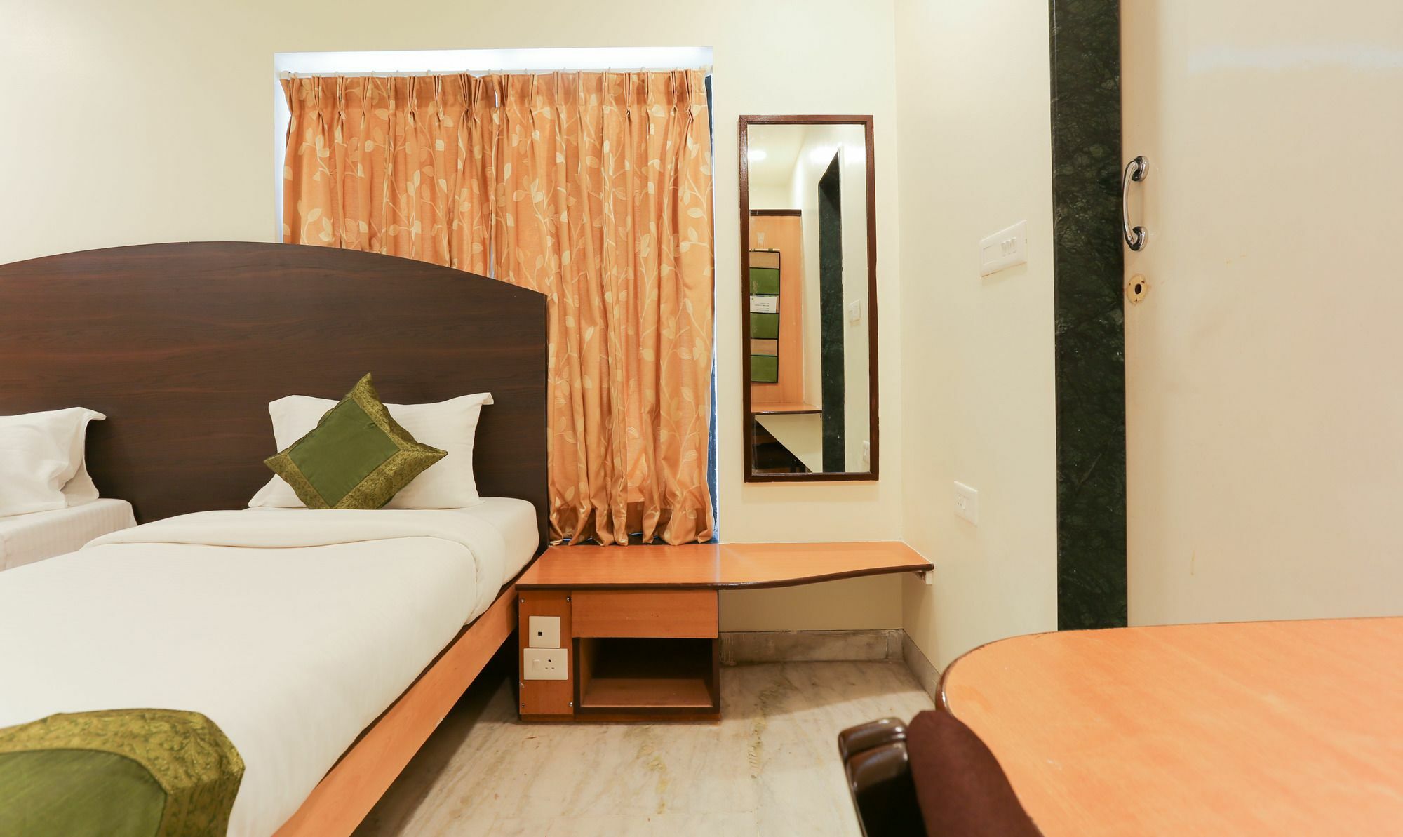 Itsy Hotels Hill View Ex Pune Ngoại thất bức ảnh