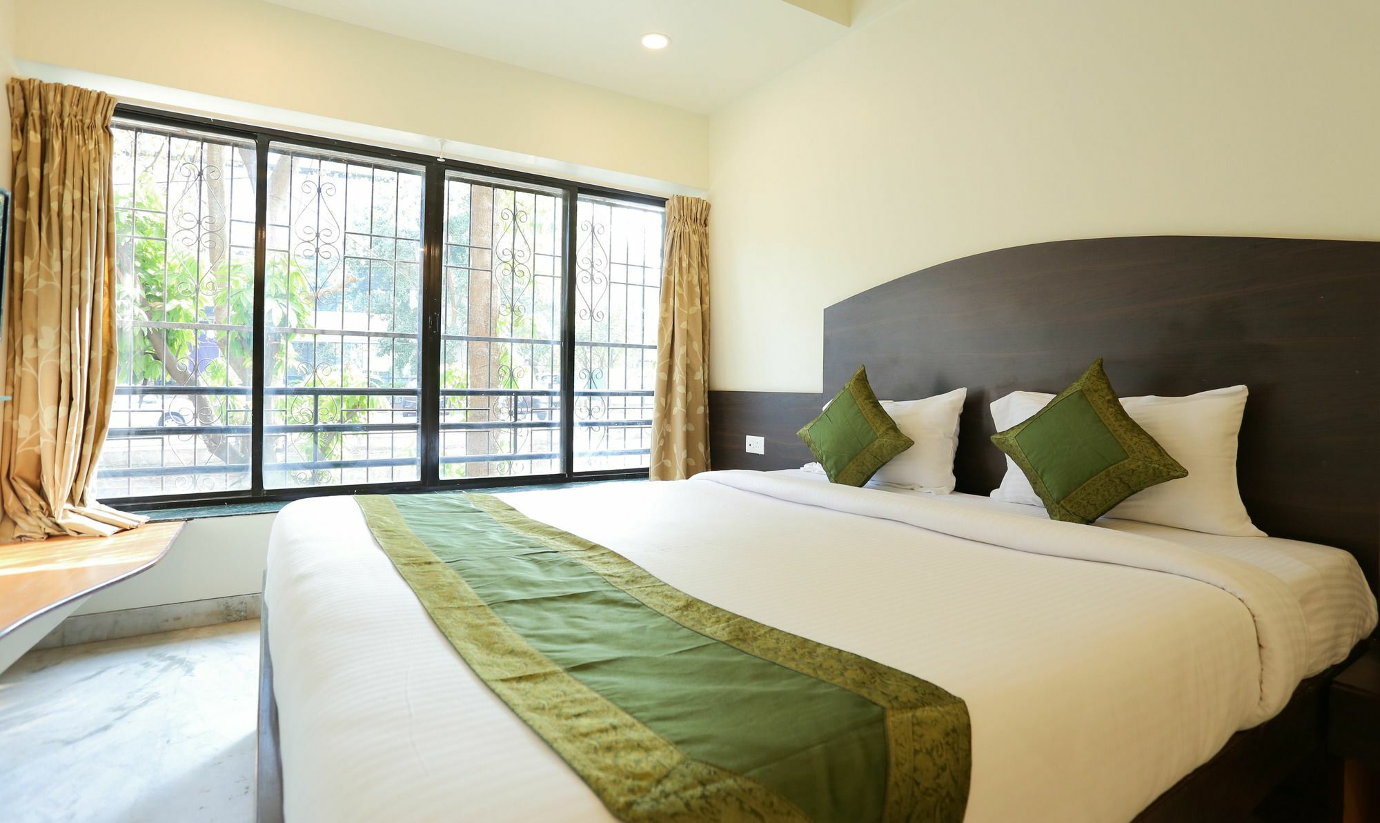 Itsy Hotels Hill View Ex Pune Ngoại thất bức ảnh