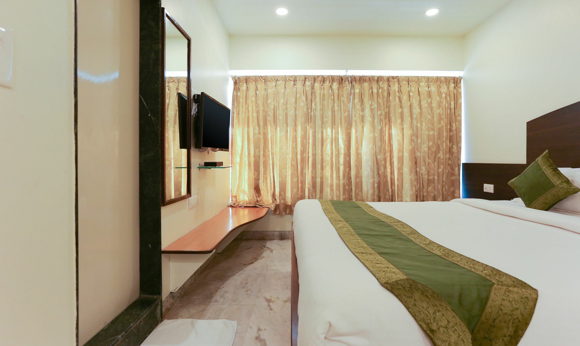Itsy Hotels Hill View Ex Pune Ngoại thất bức ảnh